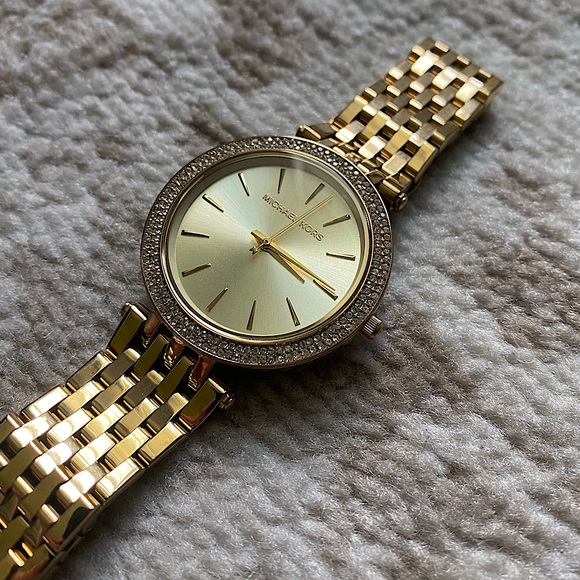 Michael Kors gold watch - Picture 2 of 6